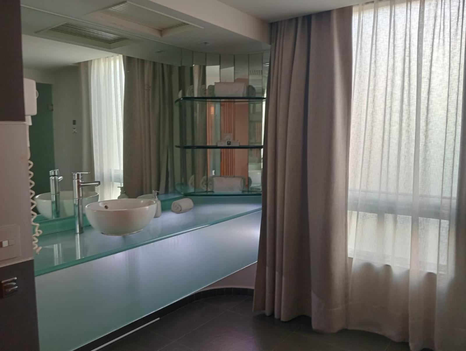 Ramada By Wyndham Mexico City Santa Fe Eksteriør bilde